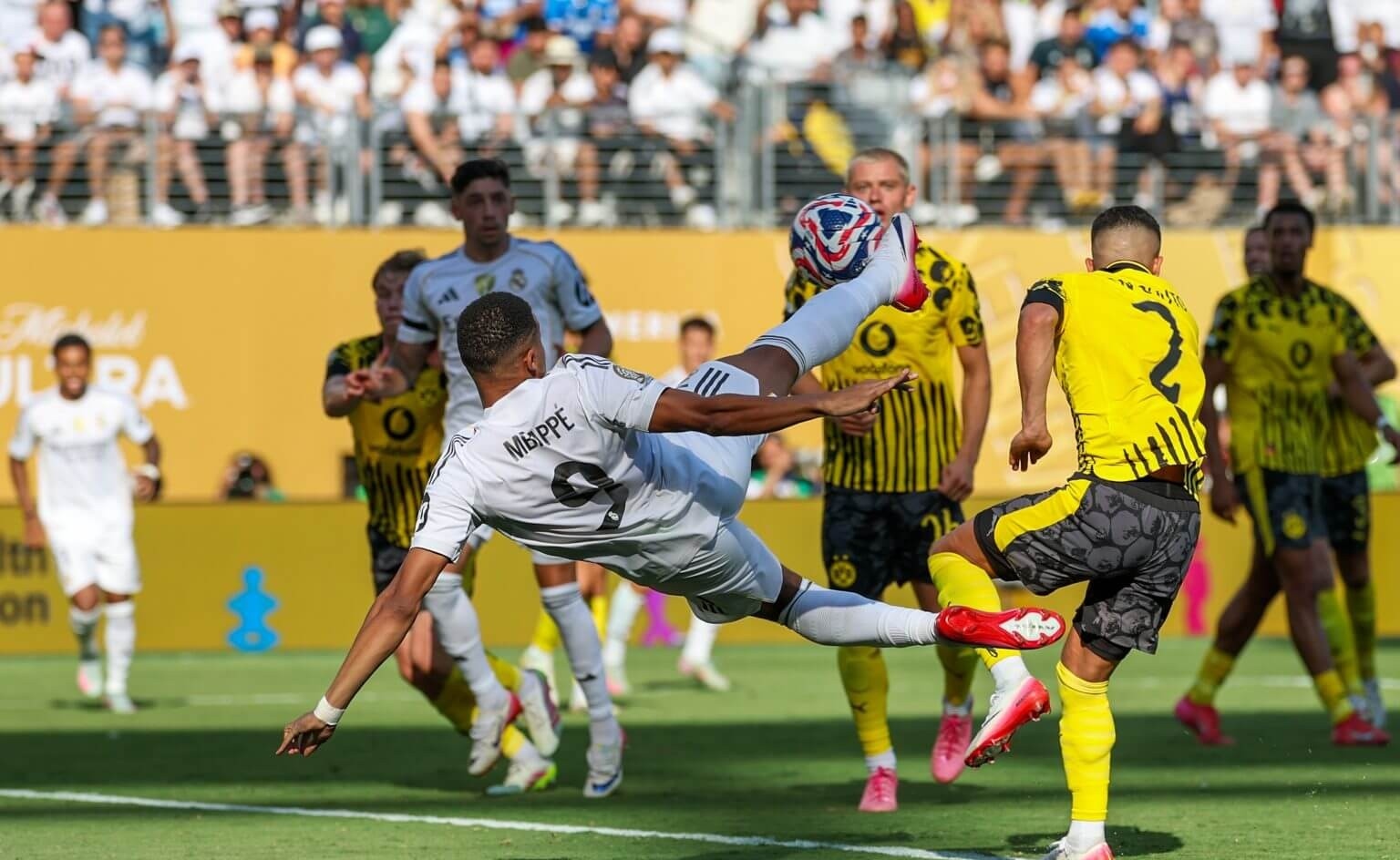 包含赛后西甲传出新动向,孟菲斯灰熊远射贴柱,管理层表态——赛场秩序良好,资深球员宣示担当的词条 包含赛后西甲传出新动向,孟菲斯灰熊远射贴柱,管理层表态——赛场秩序良好,资深球员宣示担当的词条