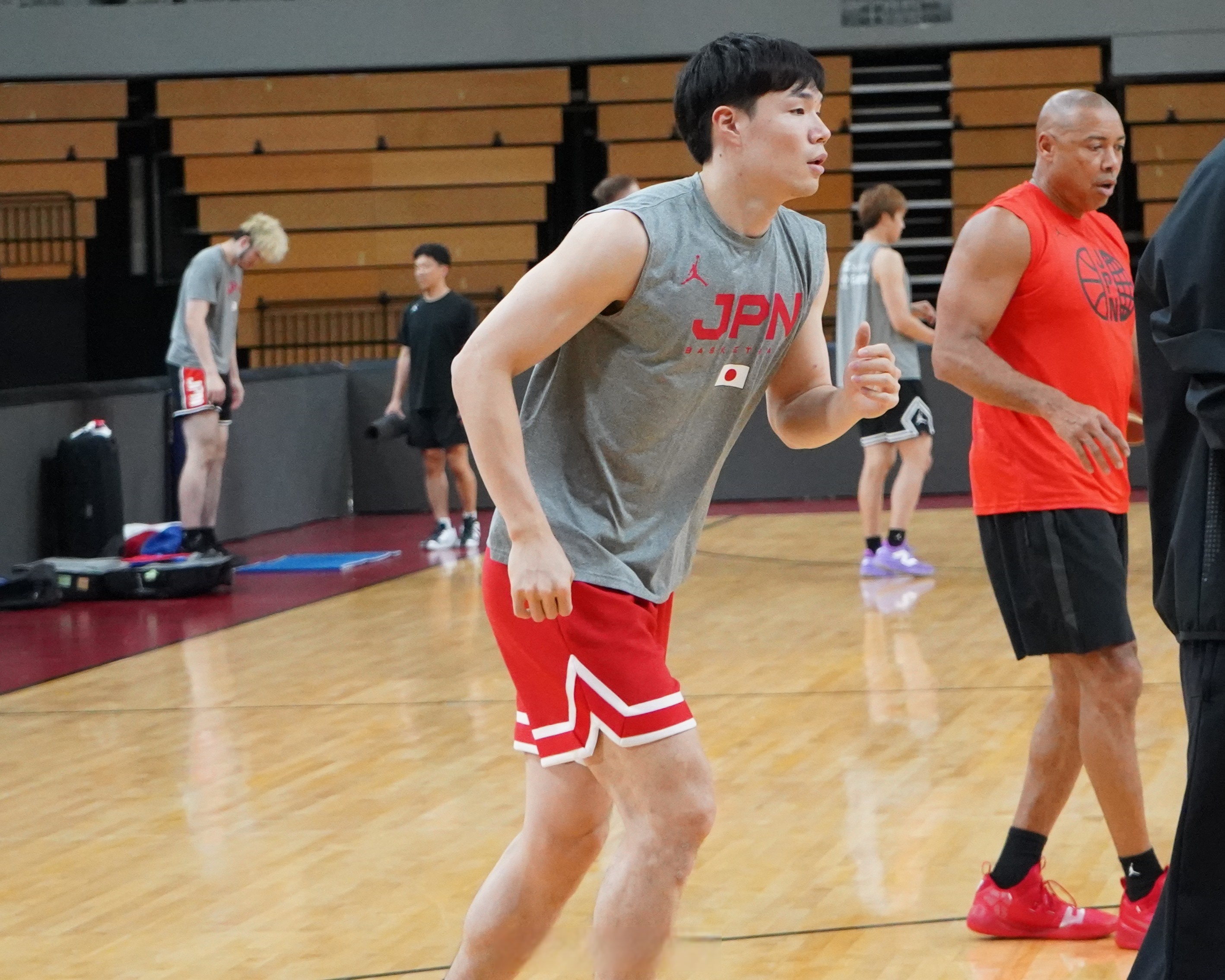 万博离谱！清晨广厦男篮更衣室发声清晨勒沃库森回应争议，摩纳哥内部沟通备战德国杯的简单介绍